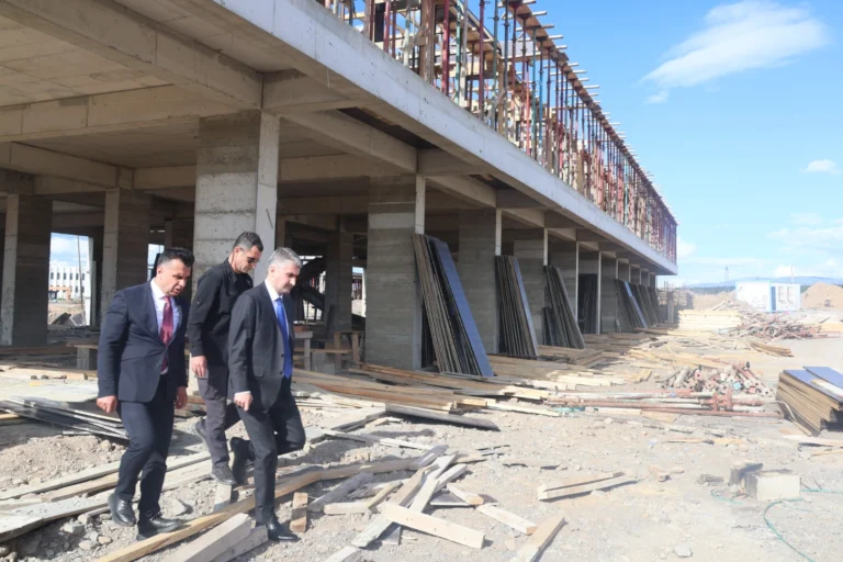 Erzurum Aziziye'de yapımı devam eden 84 kişilik modern huzurevi inşaatından genel görünüm
