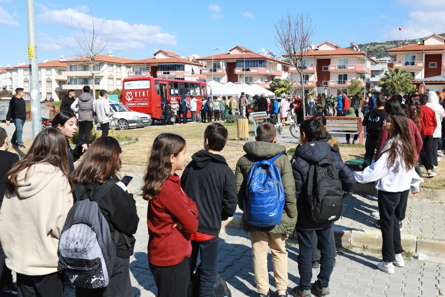 Efes Selçuk'ta öğrenci otobüsleri, öğrencilere yönelik yemek hizmetini tamamladı