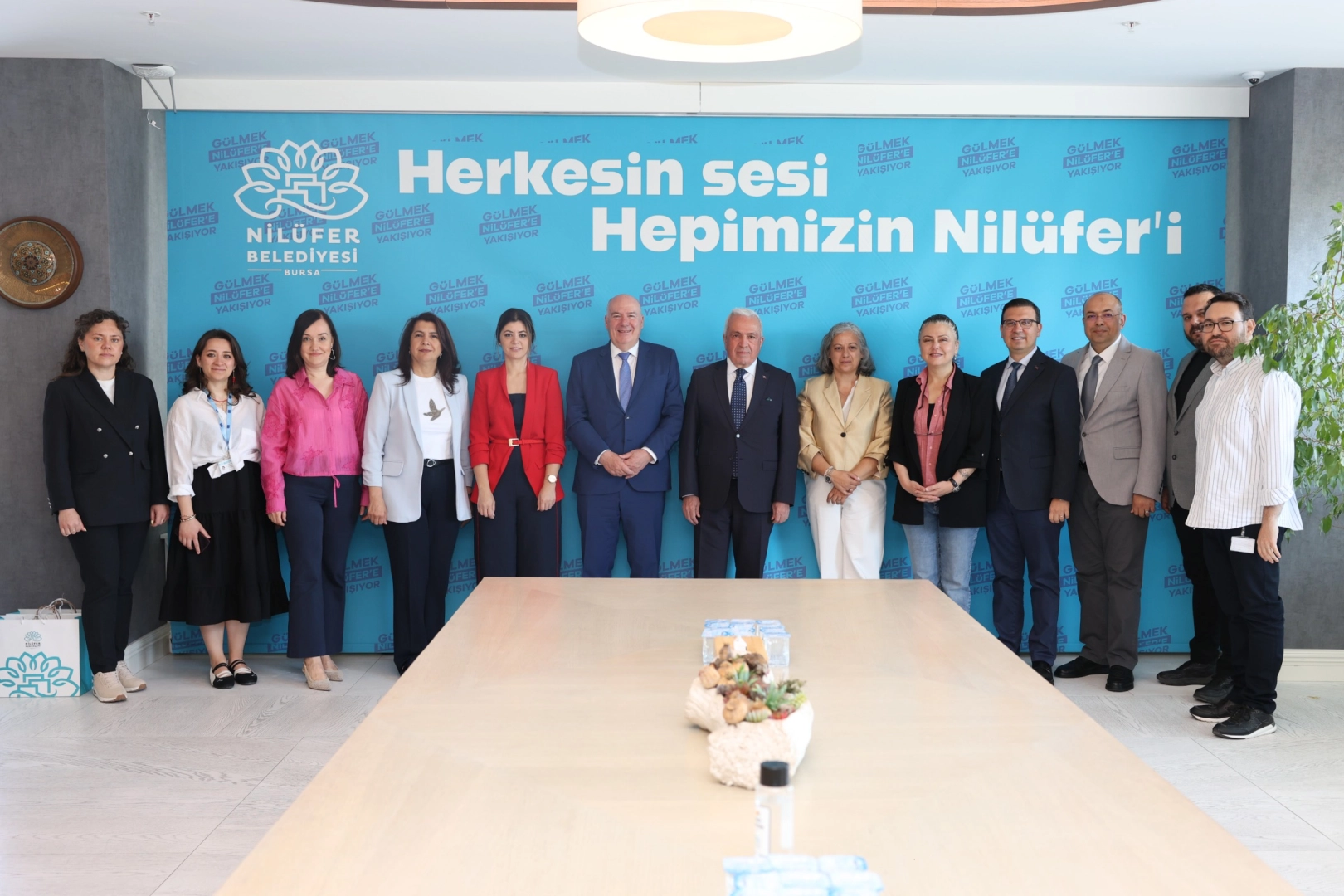 Nilüfer Belediyesi, Portekiz'in Castelo Branco heyetini ağırladı ve kardeş şehir iş birliği fırsatlarını görüştü.