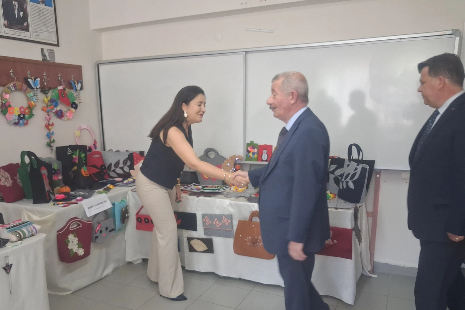 Edirne Keşan'da Hayat Boyu Öğrenme Haftası açılış töreni ve sergisinden genel görünüm