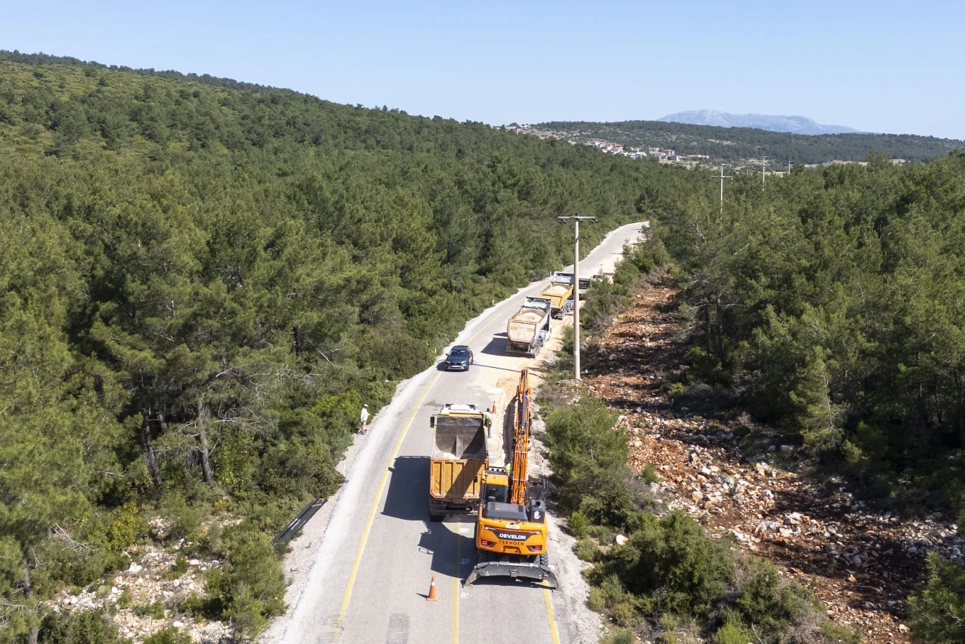 İzmir Büyükşehir Belediyesi'nin Urla'da hayata geçirdiği 40 kilometrelik yeni içme suyu hattı projesini gösteren görsel.