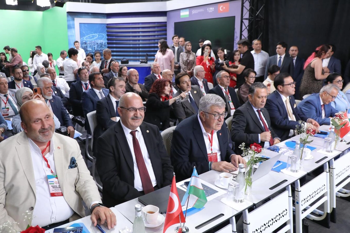 Özbekistan'da düzenlenen KGK panelinde medyanın geleceği ve dijital dönüşüm ele alındı.