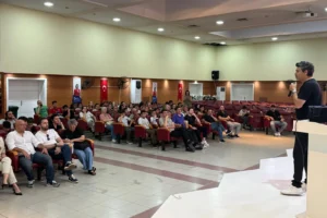 İzmit'te gençlere yönelik üretken yapay zeka semineri