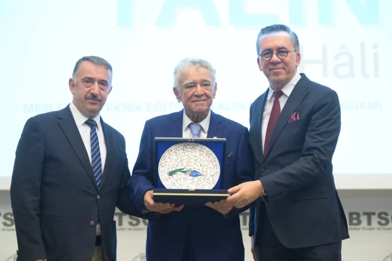 Bursa'da mesleki eğitimde yalın dönüşüm zirvesi öğrencilerin projeleri sergilendi