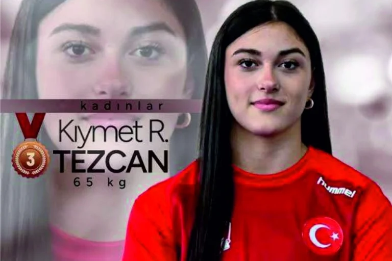 Avrupa Şampiyonu güreşçi Kıymet Rümeysa Tezcan'a Uzunköprü'de ev ziyareti yapıldı.