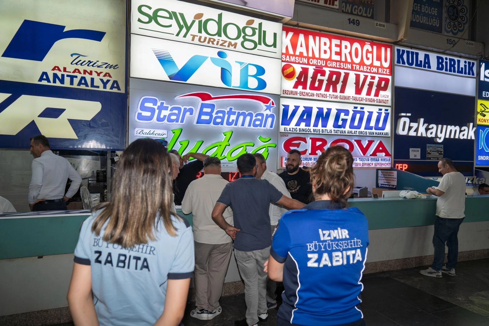 İzmir Otogarı'nda haciz işlemi başlatıldı