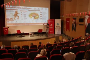 Tekirdağ Büyükşehir Belediyesi tarafından düzenlenen kadın sağlığı seminerinden bir kesit