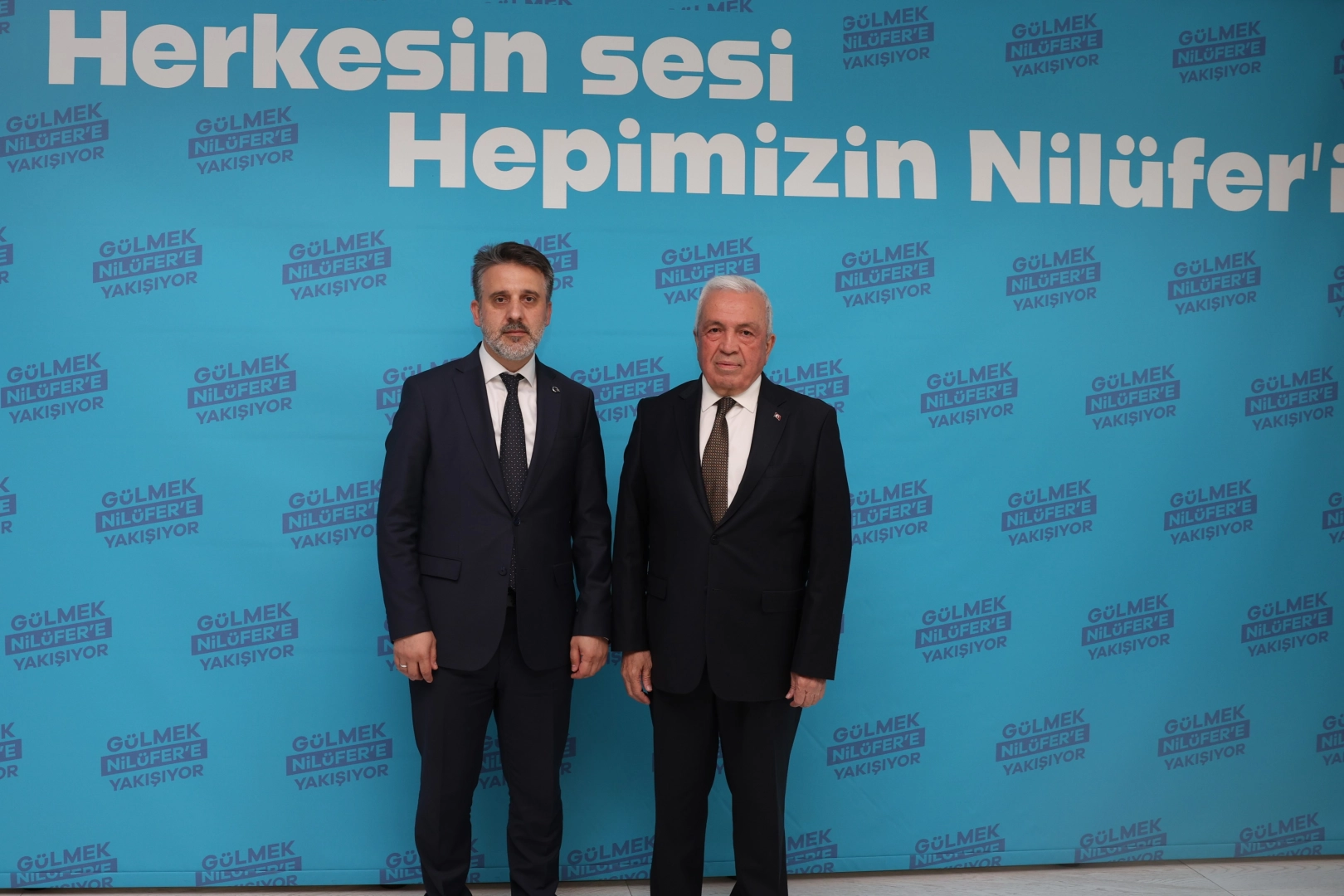 Nilüfer Belediye Başkanı Şadi Özdemir, Bursa Büyükşehir Belediye Başkan Vekili Şahin Biba'yı ağırlıyor.