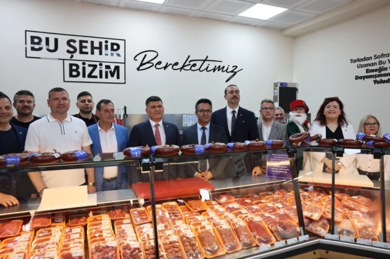 Tekirdağ Büyükşehir Belediyesi'nin yeni TEK Market şubesi Muratlı'da açıldı.