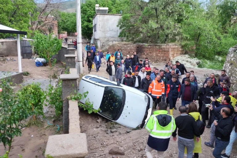 Niğde Gümüşler'de sel felaketinin yol açtığı yıkım ve çalışmalar