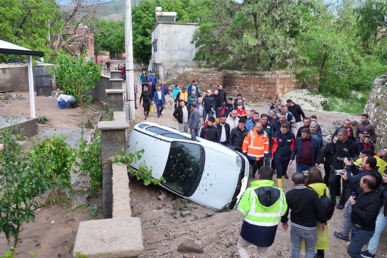 Niğde Gümüşler'de sel felaketinin yol açtığı yıkım ve çalışmalar