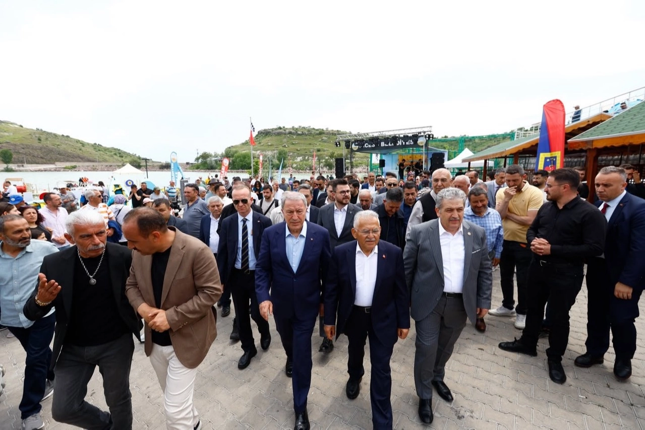 3. İncesu Kamp Karavan Festivali'nden genel görünüm, katılımcılar ve doğa manzarası
