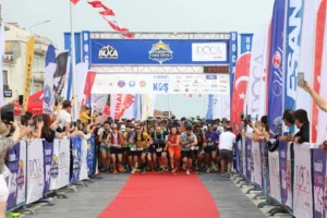 Bursa Mudanya'da düzenlenen DOCA Tirilye Ultra maratonunda 1040 sporcu yarışıyor