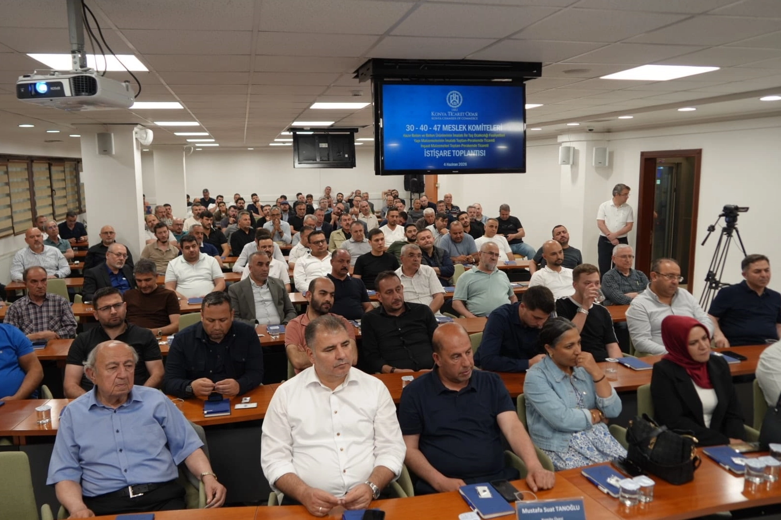 Konya Ticaret Odası'nda sektör temsilcileriyle nitelikli iş gücü ve ekonomik gelişmeler üzerine istişare toplantısı yapıldı.