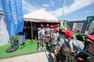 Sakarya Büyükşehir Belediyesi'nin Sıfır Atık Festivali'ndeki standı ve çevre dostu projeleri
