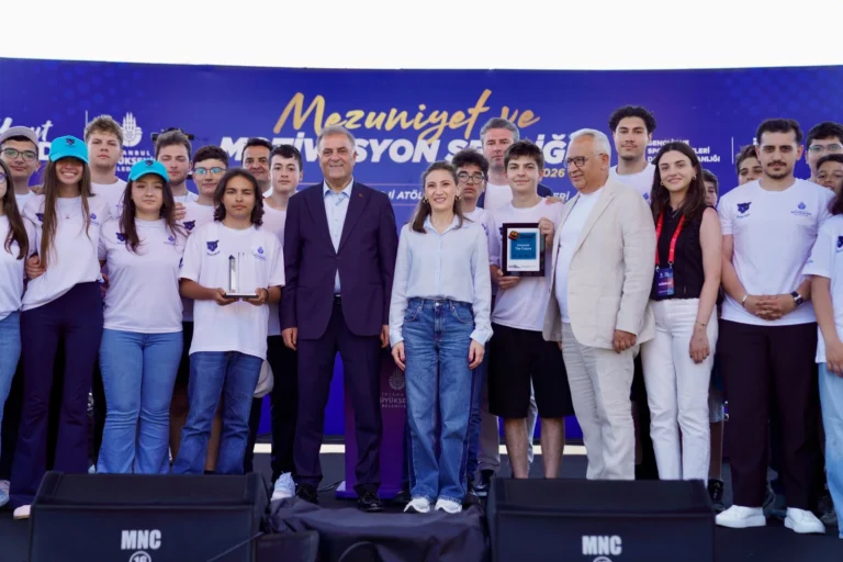 İBB Ders Atölyeleri mezuniyet töreni ve Nuri Aslan'ın konuşması