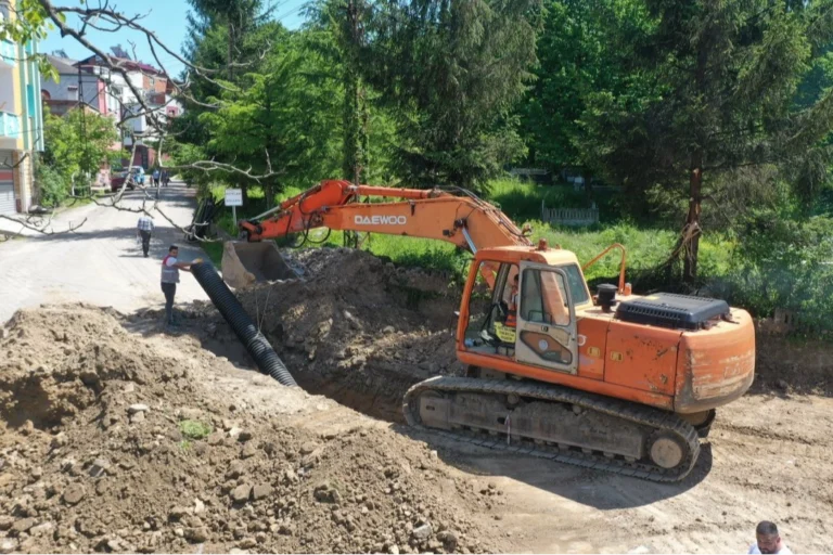 Ordu Korgan'da yağmur suyu hattı yenileme çalışması