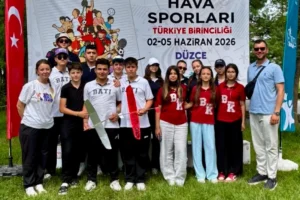 Keşan Batı Koleji Fen Lisesi öğrencileri model planör yarışmasında Türkiye üçüncüsü oldu