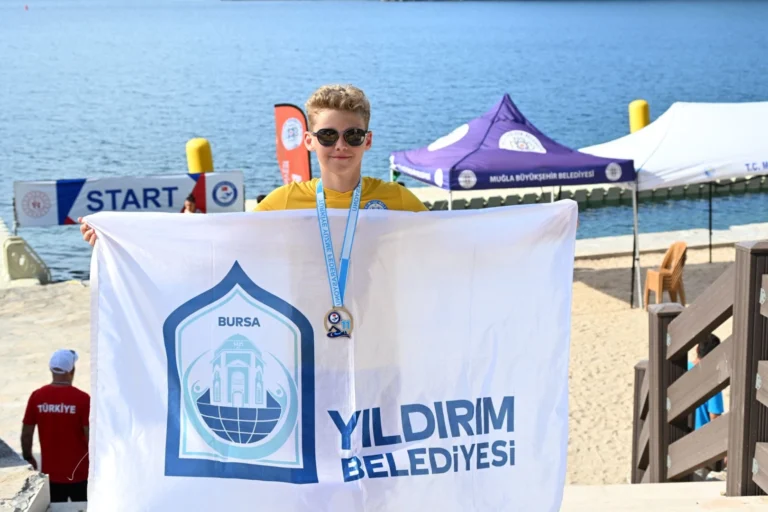 Bursa Yıldırım'dan Milli Takıma seçilen yüzücüler ve başarıları