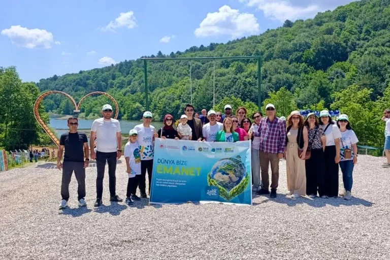 Bilecik'te çevre temalı doğa yürüyüşü etkinliği