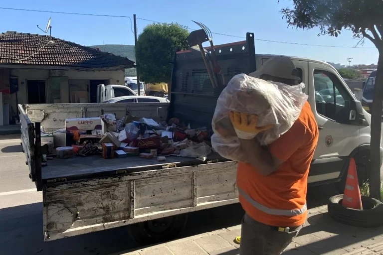 Bursa Gemlik'te sağlıksız gıda deposuna yapılan operasyon