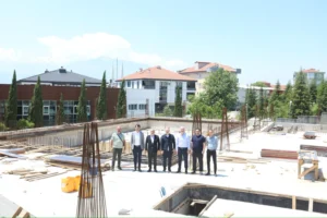 İnegöl'de yapımı süren KYK Erkek Öğrenci Yurdu ve Alanyurt Yüzme Havuzu projeleri incelendi
