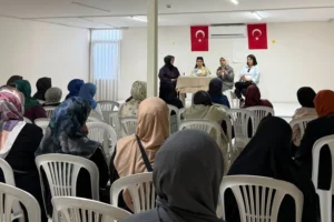 Sakarya Akyazı'da düzenlenen Kadın Kadına projesi kapsamında kadınlarla bir araya gelindi