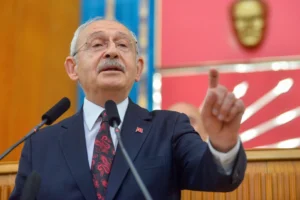 CHP Genel Başkanı Kemal Kılıçdaroğlu, parti içi birlik ve beraberlik mesajı veriyor.