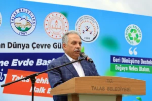 Talas'ta düzenlenen atıktan sanata dönüşüm yarışması ve çevre şenliği etkinliği