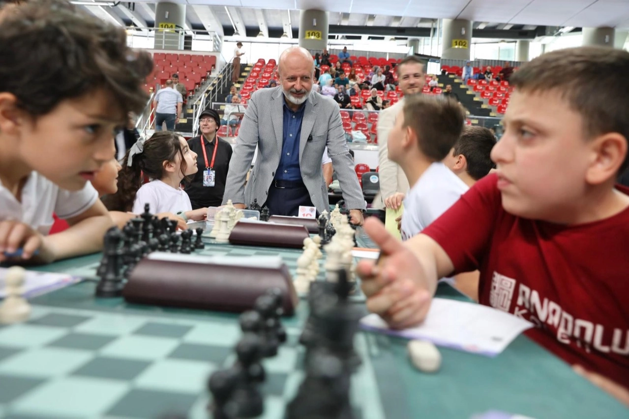Kocasinan'da düzenlenen okul sporları satranç turnuvasından genel görünüm