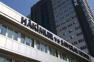 Hakimler ve Savcılar Kurulu tarafından atanan hakim ve savcı adaylarını temsil eden görsel