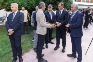İzmir'de Türk-İtalyan dostluk buluşması kapsamında İtalya Büyükelçisi Giuseppe Manzo ve İzmir Büyükşehir Belediye Başkanı Dr. Cemil Tugay bir araya geldi.