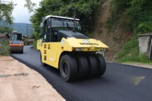 Ordu Karaoluk Mahallesi'ne yapılan sıcak asfalt çalışması ve vatandaşların konforu