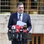 CHP İstanbul Milletvekili Zeynel Emre, Parti Meclisi'nin düştüğünü iddia ederek olağanüstü kurultay çağrısı yapıyor.