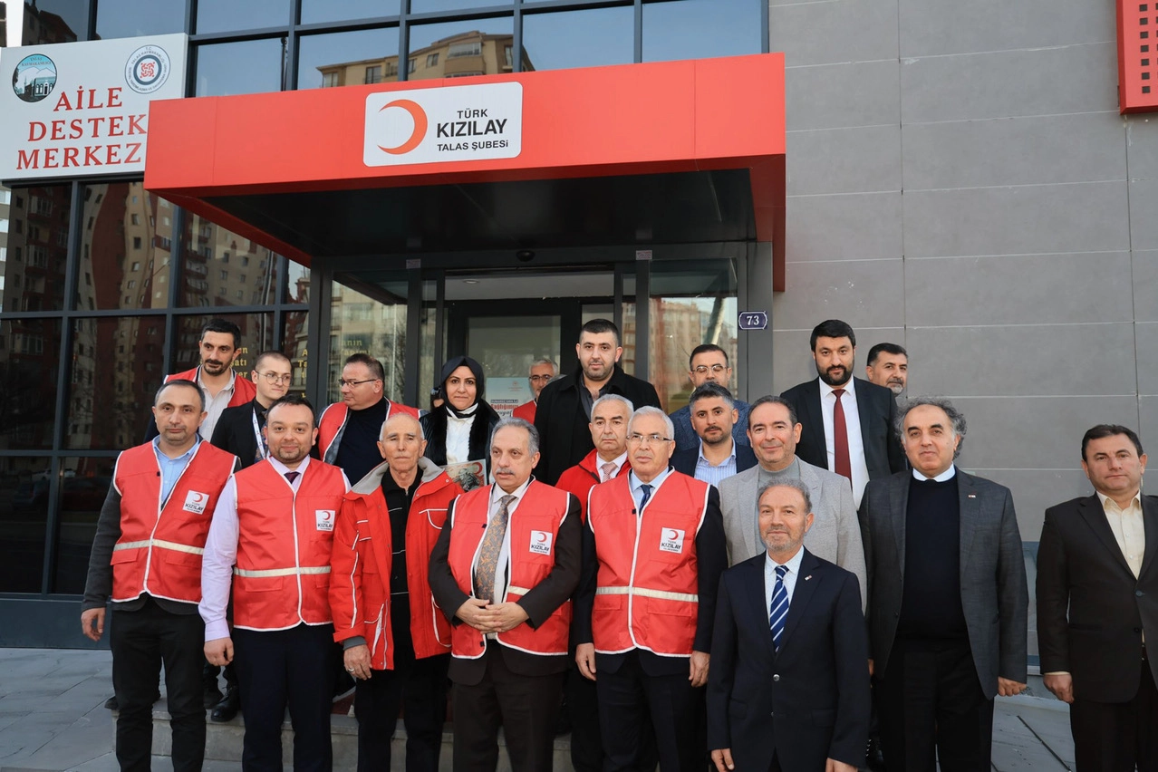 Talas Belediyesi tarafından Türk Kızılayı'na kazandırılan modern hizmet binası