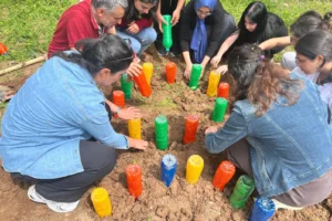 Batman Mevlana Anadolu Lisesi'nde 'Geleceğin Okulu: Yeşil, Dijital ve Sürdürülebilir' projesi kapsamında bir grup öğrenci.