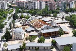 Konya Şehir Kütüphanesi inşaatından genel bir görünüm ve tamamlanma durumu.
