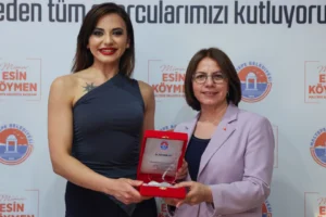 Maltepe Belediye Başkanı Esin Köymen başarılı sporcularla bir araya geldi