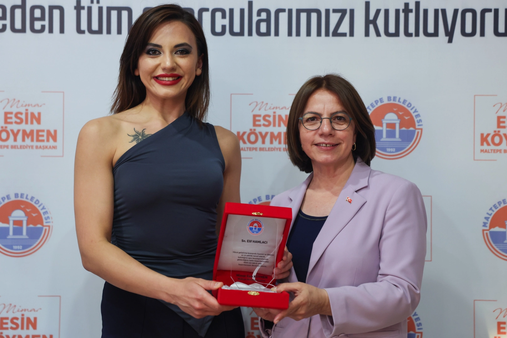 Maltepe Belediye Başkanı Esin Köymen başarılı sporcularla bir araya geldi