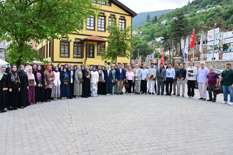 Yıldırım Düşünce Okulu mezuniyet töreni ve gençlerin başarıları