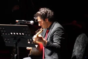 Diren Aydın, Gençler Arası Kültür ve Sanat Yarışmaları Ses Yarışması'nda Türkiye finallerine katılmaya hak kazandı.