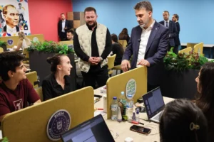 Bursa Büyükşehir Belediyesi sınav döneminde öğrencilere destek oluyor.