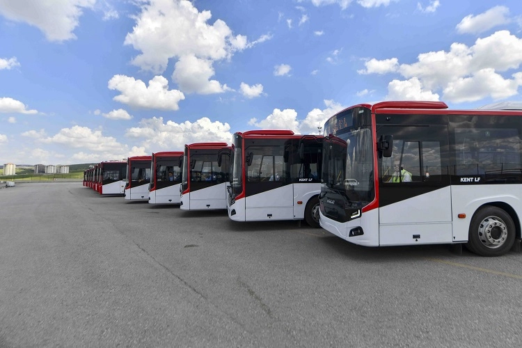 Ankara'da toplu taşıma hizmeti veren yeni otobüsler