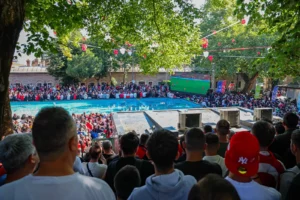 Bursalılar Milli Maçı Dev Ekranda Coşkuyla İzliyor