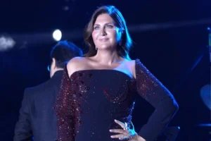 Sibel Can Kıbrıs konserinde hayranlarıyla buluştu