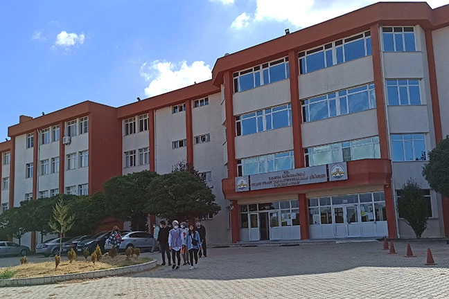 Keşan Uygulamalı Bilimler Yüksekokulu'nun fakülteye dönüşümünü gösteren görsel