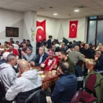 Almanya'daki gurbetçiler Dünya Kupası maçını camide izlerken