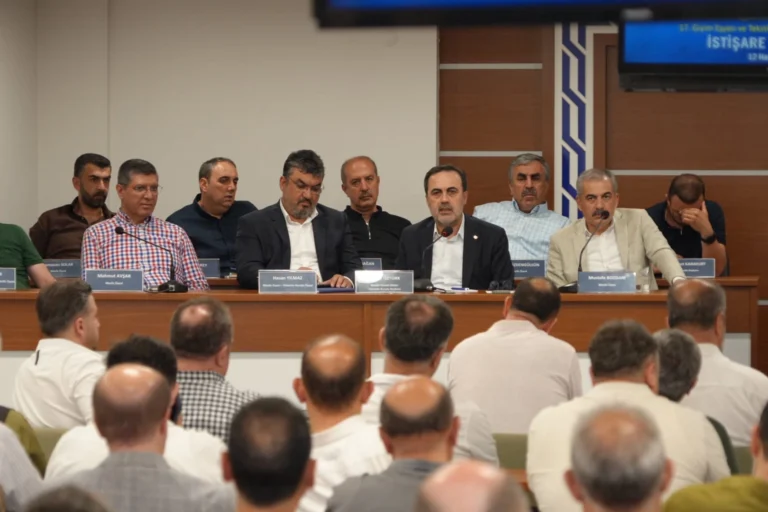 Konya Ticaret Odası (KTO) tekstil ve hazır giyim sektörü temsilcileriyle toplantı yaptı, maliyetler ve finansman sorunlarına çözüm aradı.
