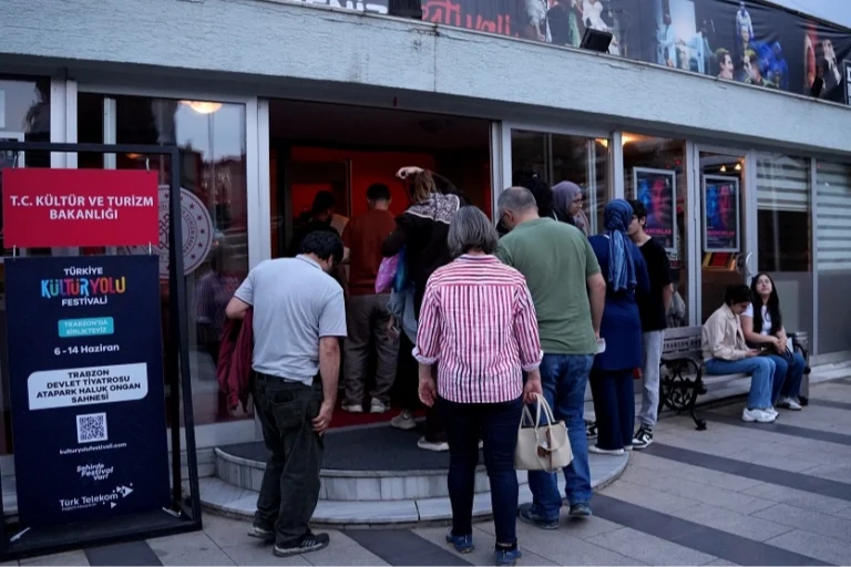 Trabzon Kültür Yolu Festivali kapsamında 'İnsancıklar' oyunu ve Kazaziye atölyesi