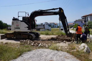 MUSKİ'nin Yatağan Yeni Mahalle'de başlattığı kanalizasyon hattı yapım çalışması